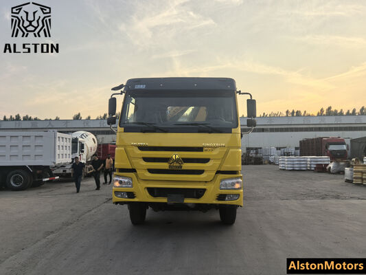 شاحنة رافعة HOWO 8x4 مستعملة برافعة XCMG 12 طن للبيع في غانا (371 حصان، قيادة يسار)