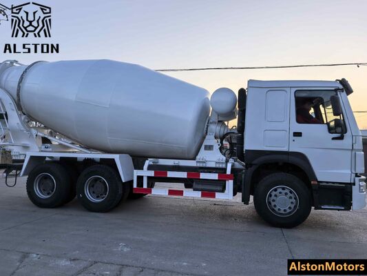 شاحنة خلاط خرسانة مستعملة HOWO 371 حصان 6x4 (يمين القيادة) للبيع في غيانا