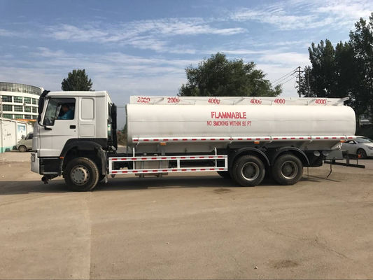 شاحنة صهريج وقود ديزل Sinotruk Howo 20000 لتر، شاحنة صهريج 6000 جالون
