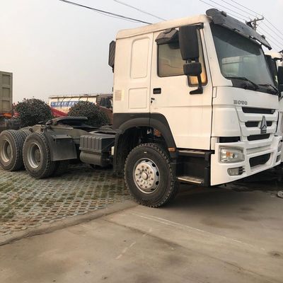 Lng 6x4 المستخدمة Howo جرار الشاحنات Sinotruk رئيسية المتحرك
